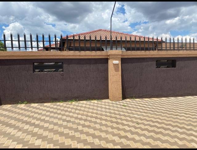 3 BEDROOM HOUSE FOR SALE IN VOSLOORUS